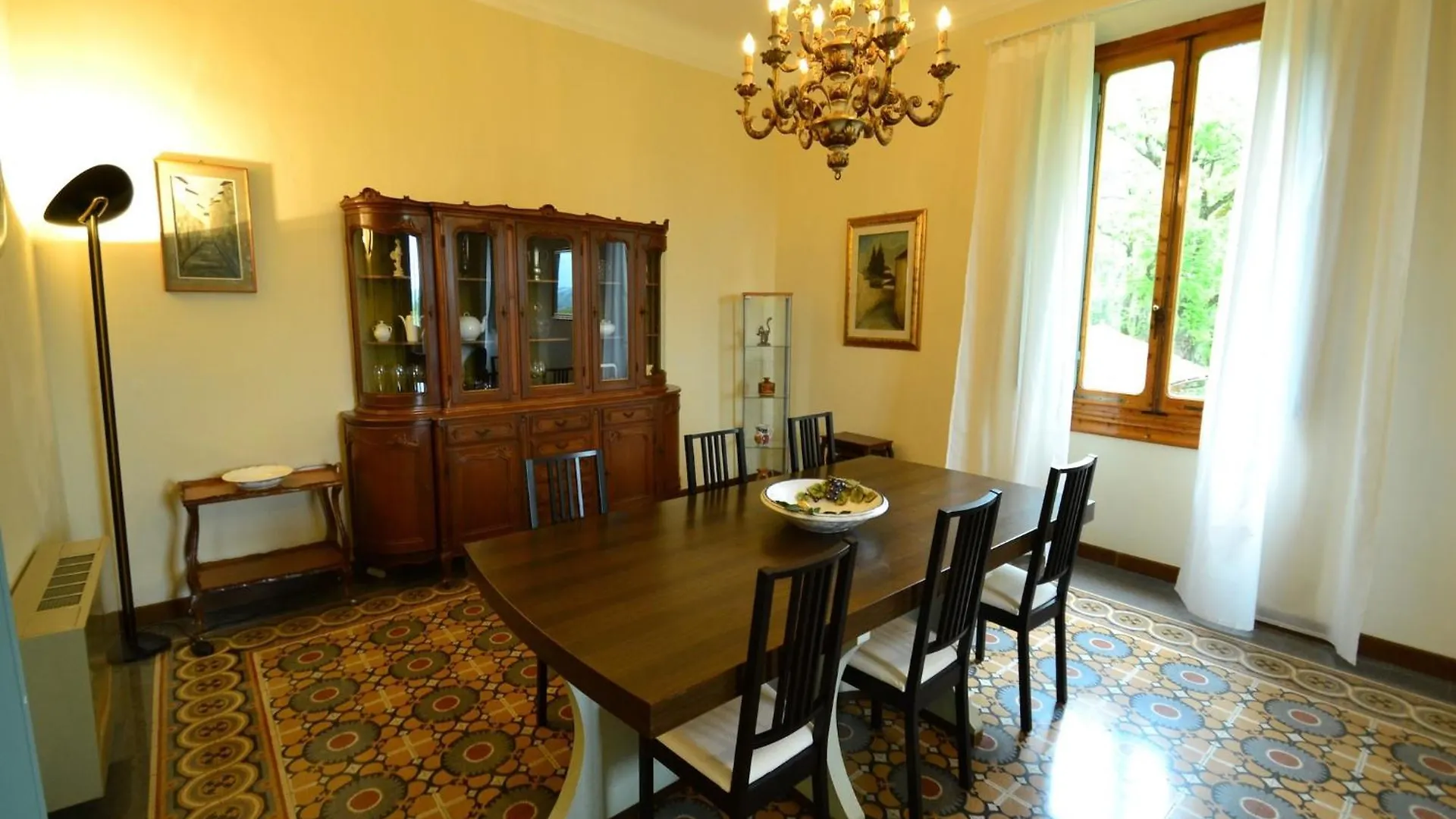 Lovely Holiday Home In Montefiridolfi With Hill View
