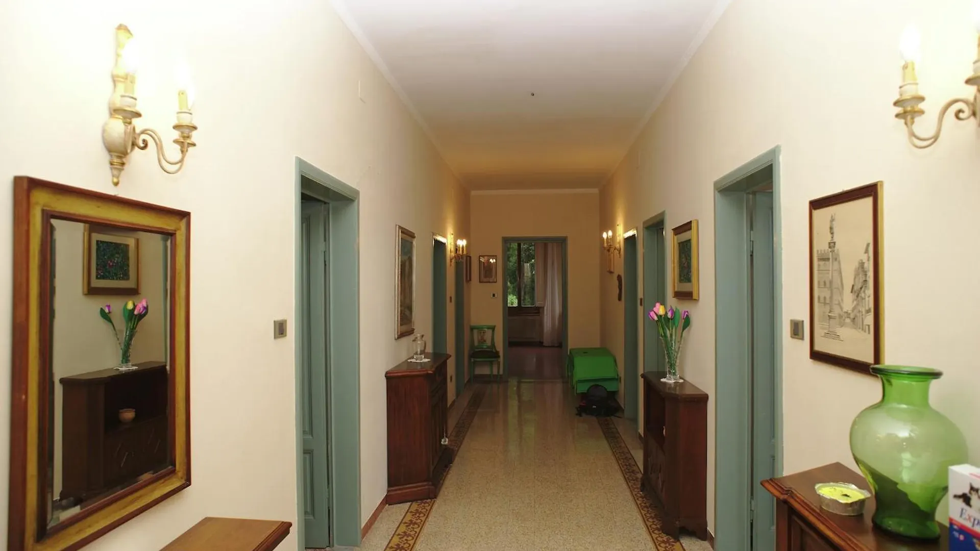 Lovely Holiday Home In Montefiridolfi With Hill View