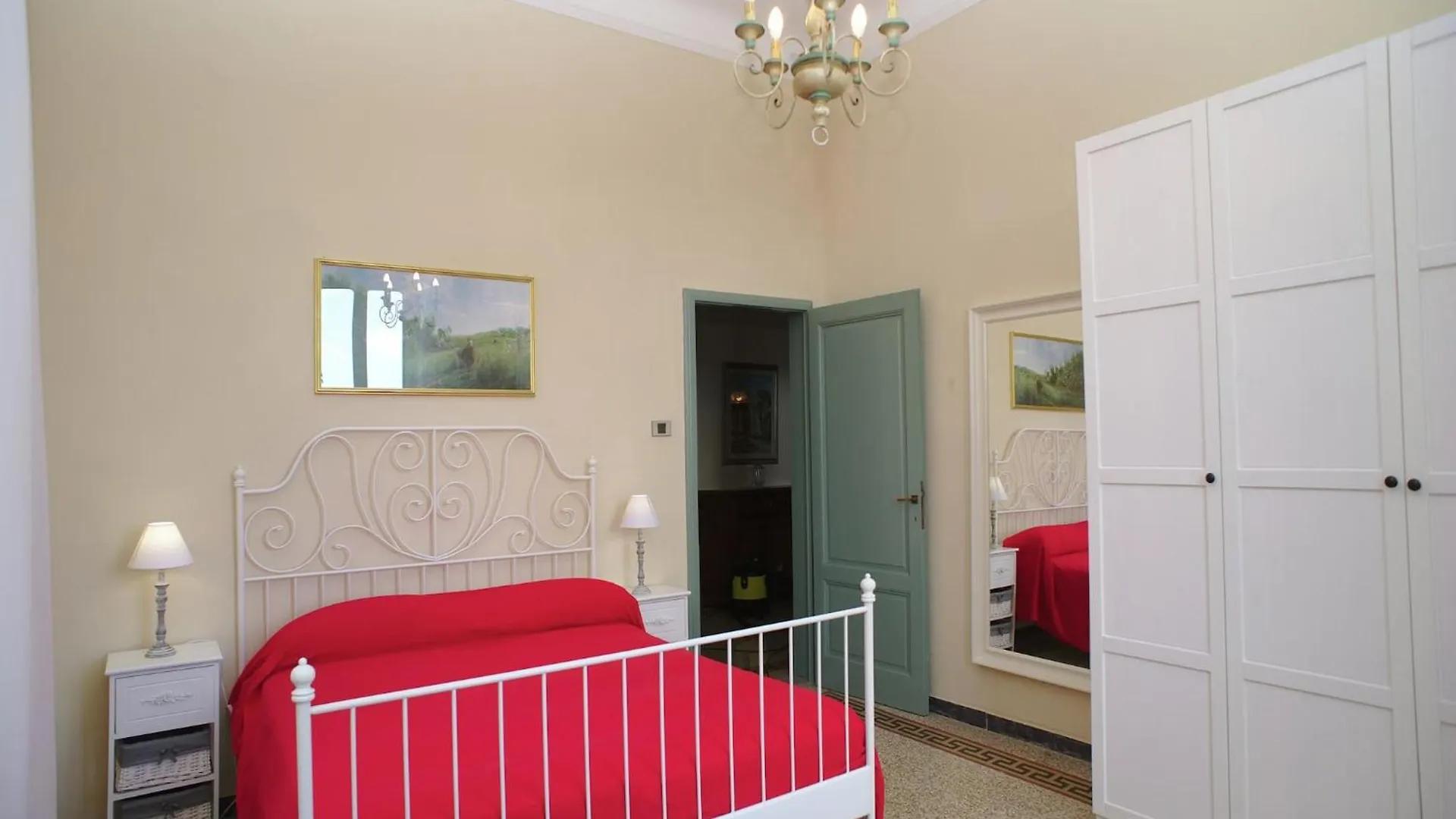 Lovely Holiday Home In Montefiridolfi With Hill View Italy