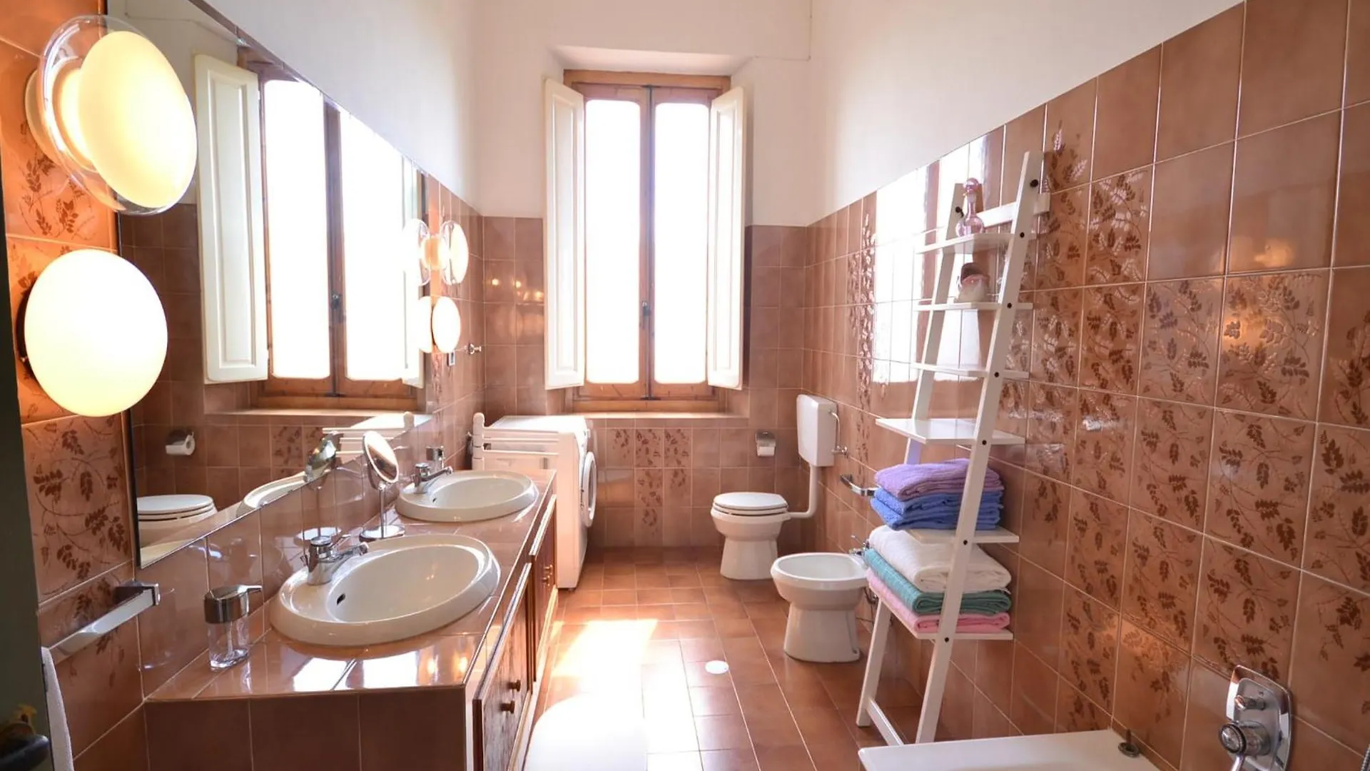 Lovely Holiday Home In Montefiridolfi With Hill View 0*,