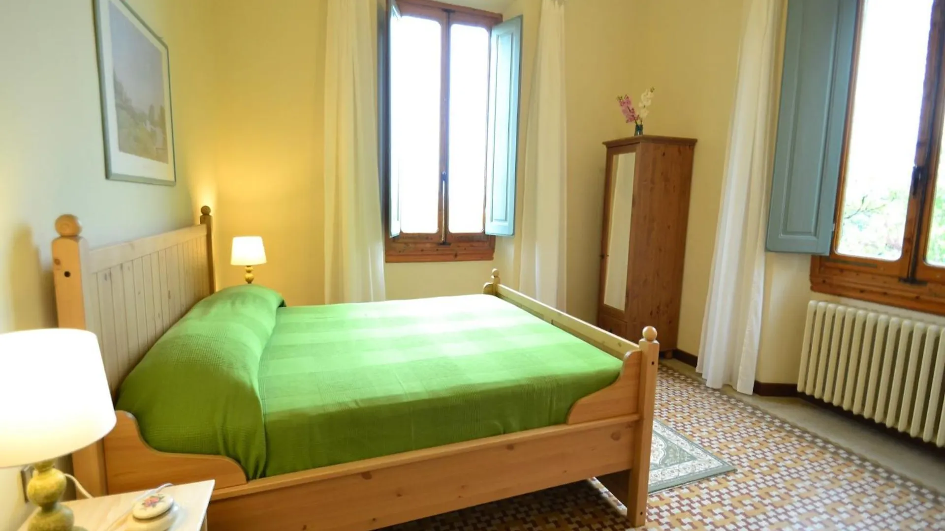 Lovely Holiday Home In Montefiridolfi With Hill View